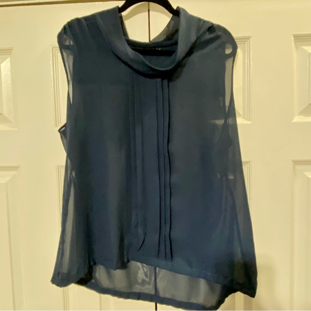 Navy Mockneck Top XL